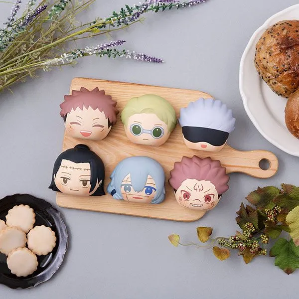 Jujutsu Kaisen Fluffy Squeeze Bread Anti-Stress Blind Box Figures 8 cm Assortment Vol. 2 - 1 Unidade Aleatória